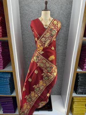 red color banarasi art silk saree with plain blouse 2
