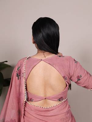 Graceful flow marble floral printed saree with delicate pearl lace 3