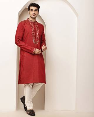 Men’s straight red viscose silk zari-work kurta 2
