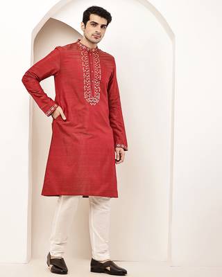Men’s straight red viscose silk zari-work kurta 4