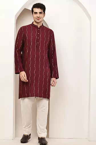 Men’s onyx maroon textured threadwork kurta