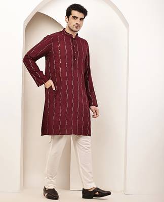 Men’s onyx maroon textured threadwork kurta 3