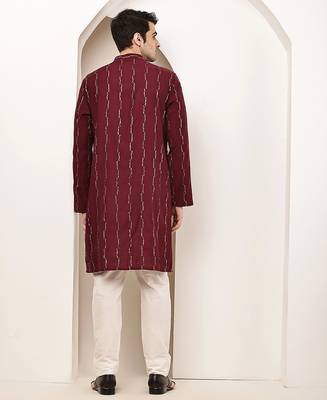 Men’s onyx maroon textured threadwork kurta 5