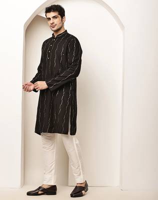 Men’s onyx black textured threadwork kurta 2