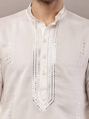 Men’s ivory white textured threadwork kurta 5