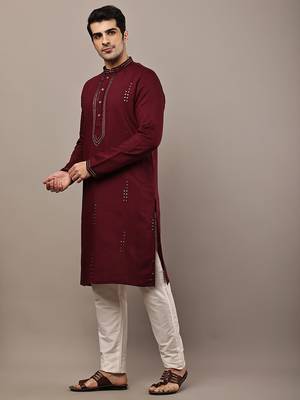 Men’s ivory maroon textured threadwork kurta 3