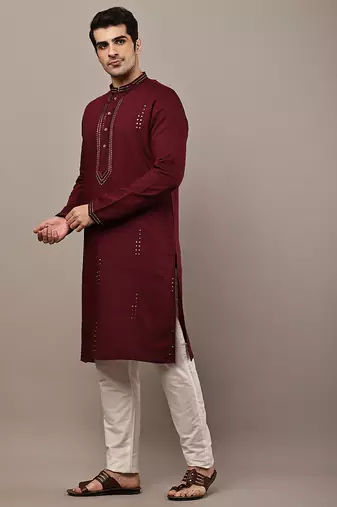 Men’s ivory maroon textured threadwork kurta