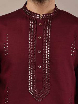 Men’s ivory maroon textured threadwork kurta 5
