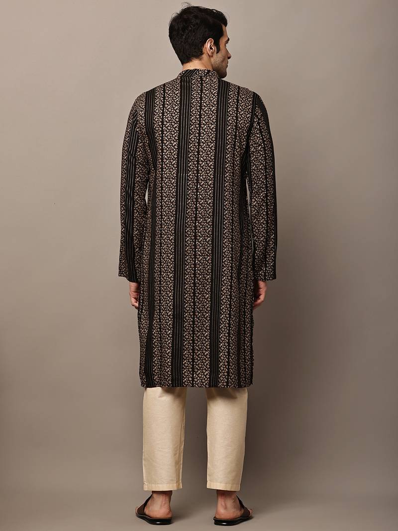 Men’s black textured threadwork kurta