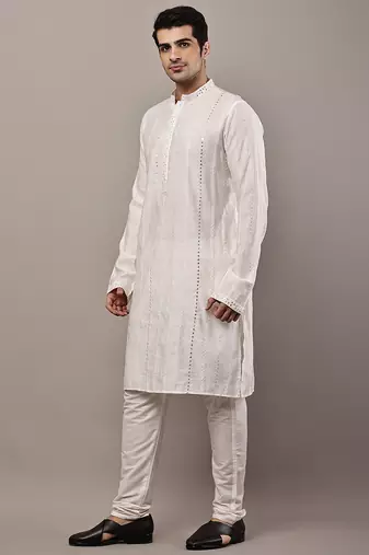 Men’s white textured embroidered kurta