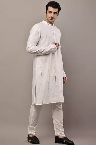 Men’s white textured embroidered kurta