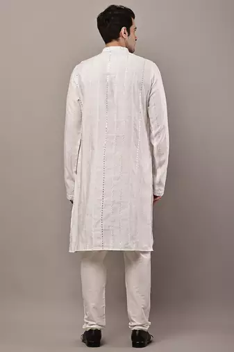 Men’s white textured embroidered kurta