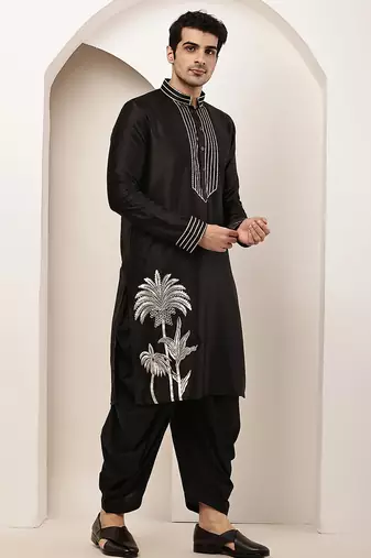 Men’s black embroidered kurta with contrast threadwork & decorative motif