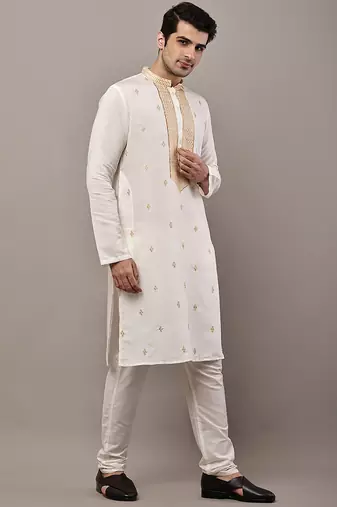 Men’s  off-white embroidered kurta set