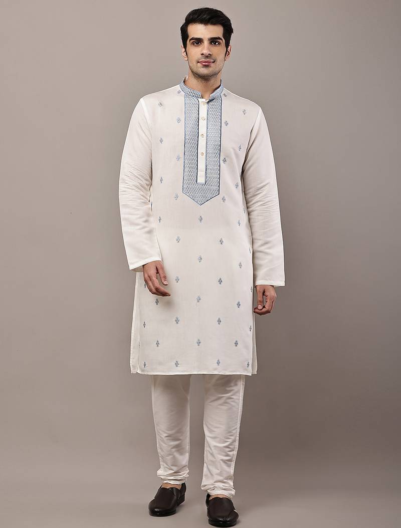 Men’s off-white embroidered kurta