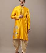 Men’s yellow embroidered kurta with contrast threadwork & decorative motif