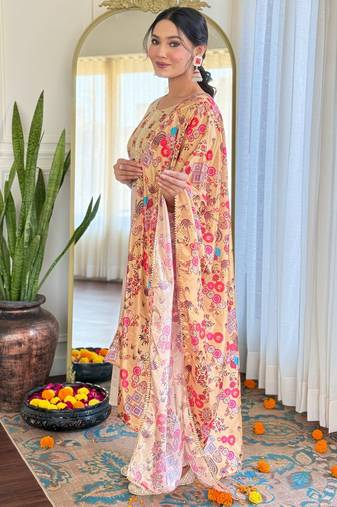 Off-white embroidered kurta set