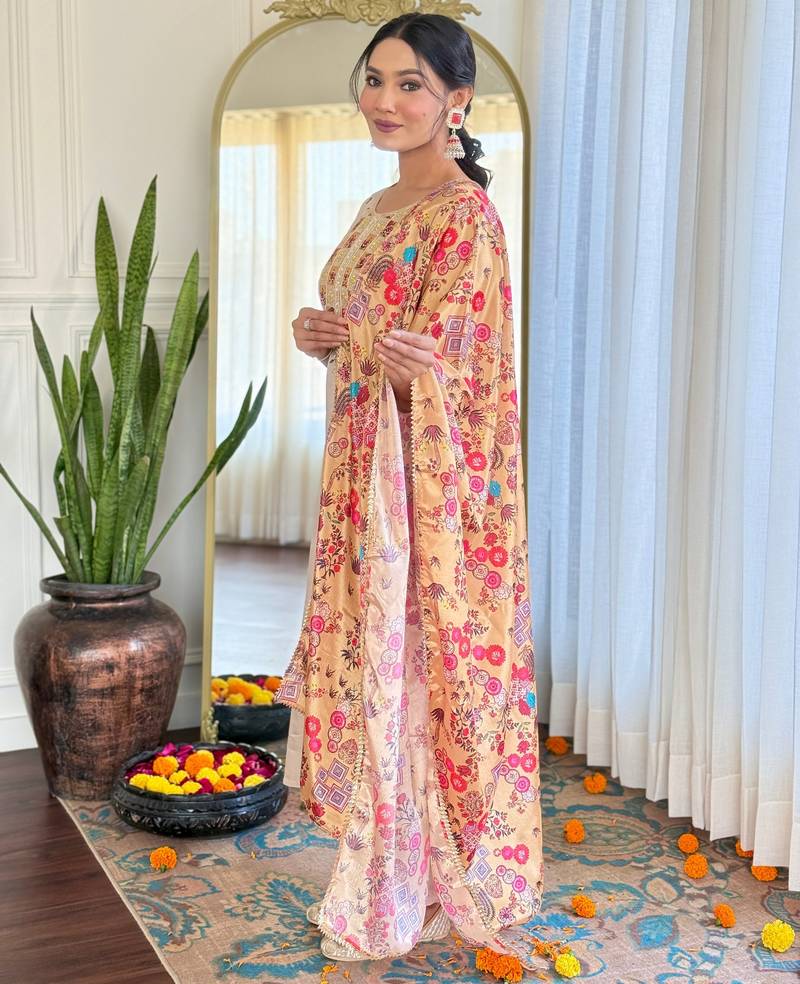 Off-white embroidered kurta set