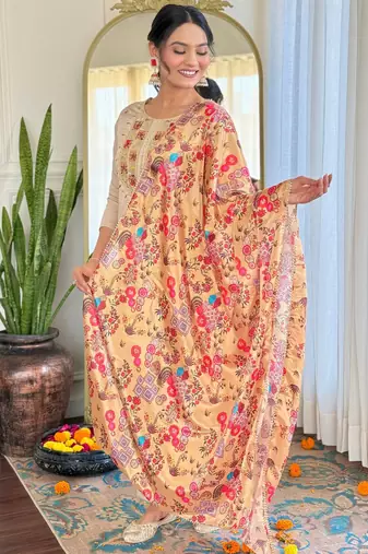Off-white embroidered kurta set