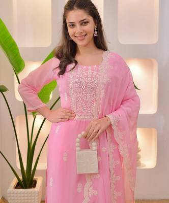 Baby-pink festive suit with heavy dupatta 4