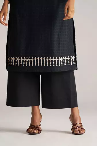 Black and white mul-mul print co-ord set