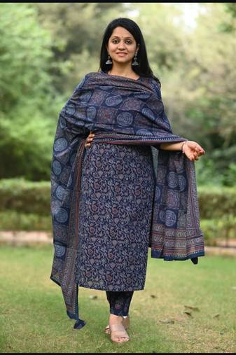 Straight cotton printed embroiderd kurta pant and dupatta set