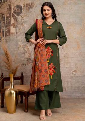 Straight cotton printed embroiderd kurta pant and dupatta set 3