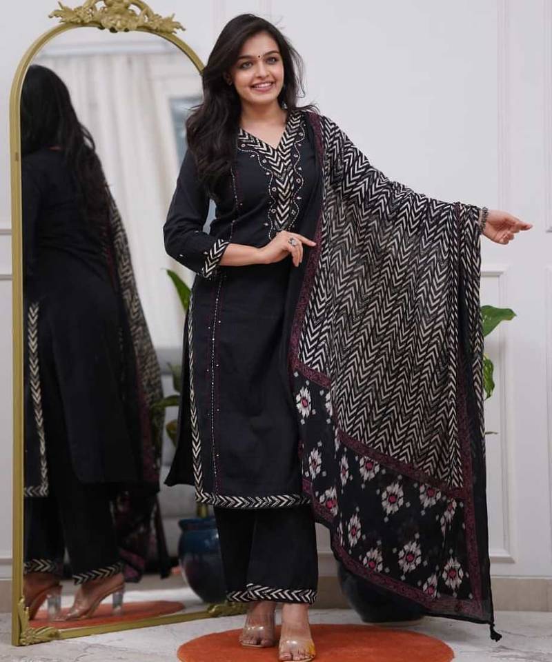 Straight cotton printed embroiderd kurta pant and dupatta set