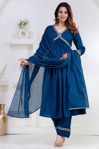 Blue lace solid rayon stitched v-neck flared pant suit set