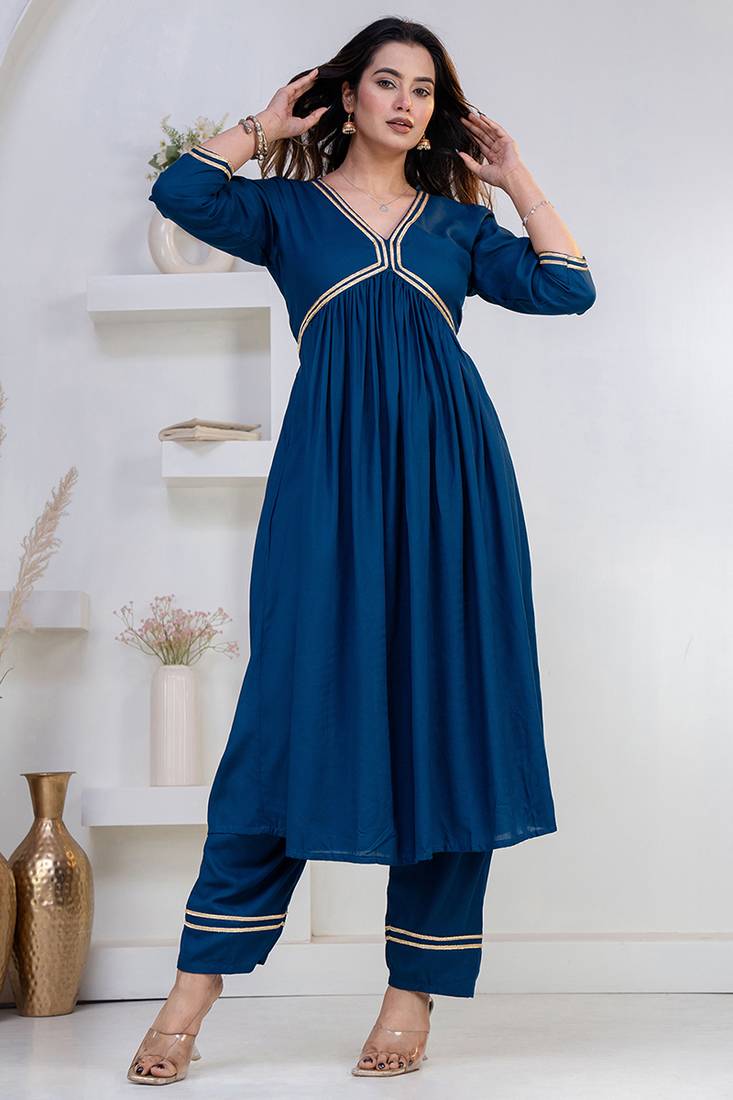 Blue lace solid rayon stitched v-neck flared pant suit set