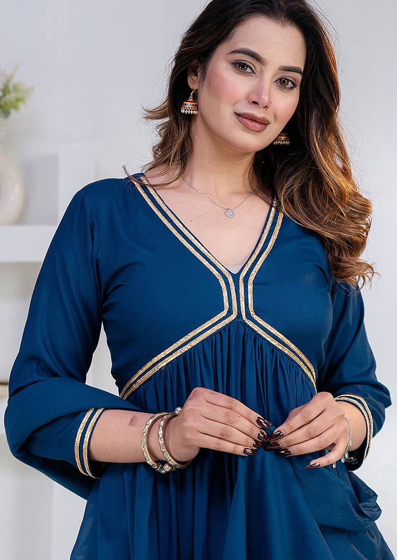 Blue lace solid rayon stitched v-neck flared pant suit set