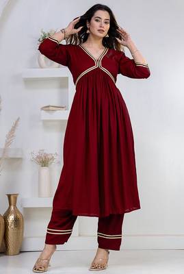 Maroon lace solid rayon stitched v-neck flared pant suit set 3