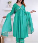 Green lace solid rayon stitched v-neck flared pant suit set