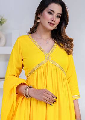 Yellow lace solid rayon stitched v-neck flared pant suit set 4