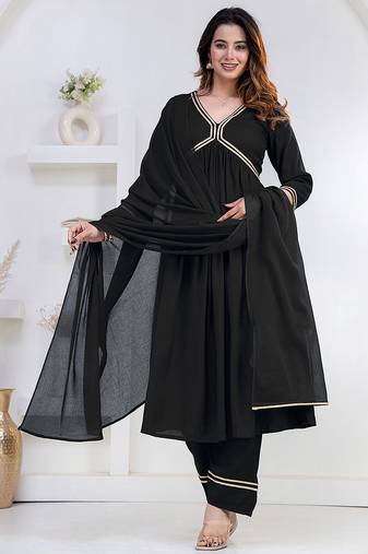 Black lace solid rayon stitched v-neck flared pant suit set