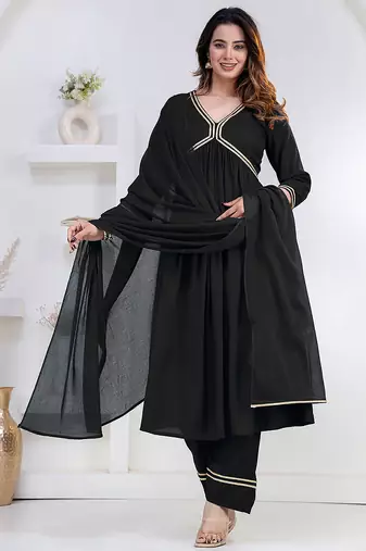 Black lace solid rayon stitched v-neck flared pant suit set