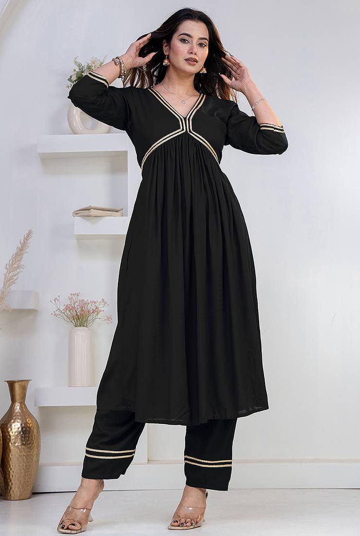 Black lace solid rayon stitched v-neck flared pant suit set