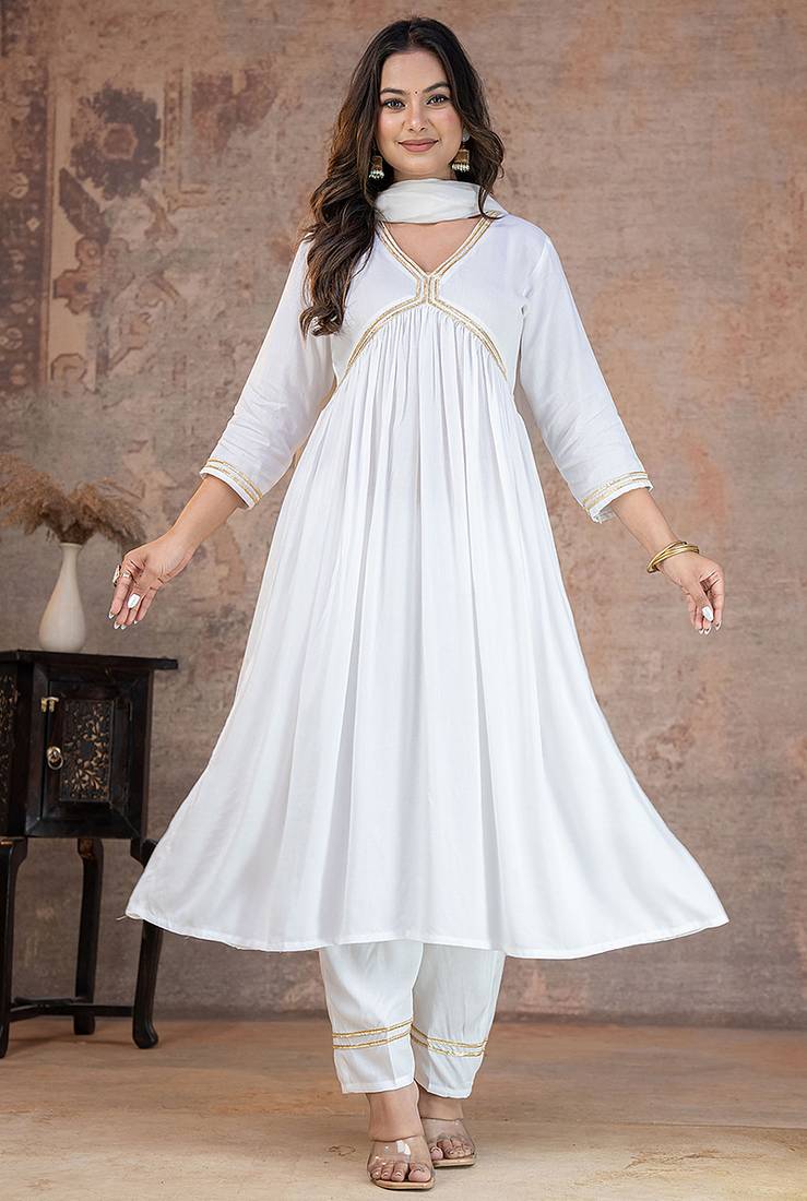 White lace solid rayon stitched v-neck flared pant suit set