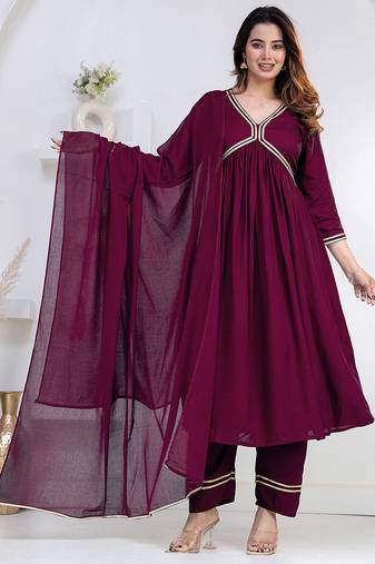 Purple lace solid rayon stitched v-neck flared pant suit set