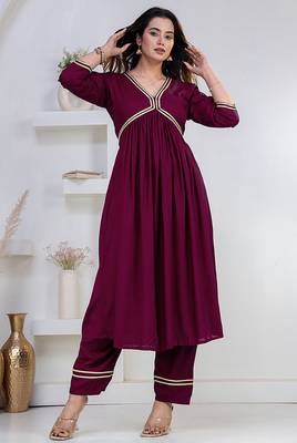 Purple lace solid rayon stitched v-neck flared pant suit set 3