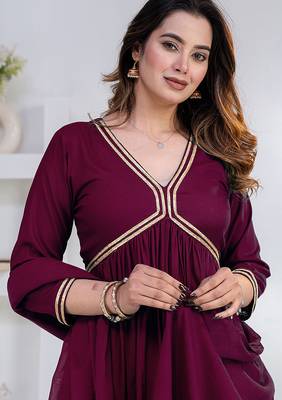 Purple lace solid rayon stitched v-neck flared pant suit set 4