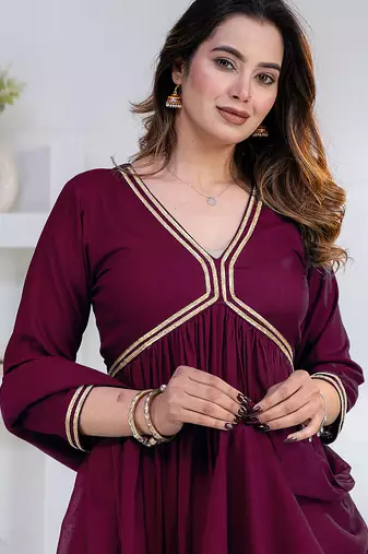 Purple lace solid rayon stitched v-neck flared pant suit set