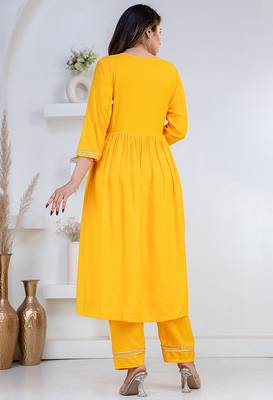 Mustard lace solid rayon stitched v-neck flared pant suit set 2