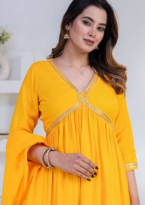 Mustard lace solid rayon stitched v-neck flared pant suit set 4