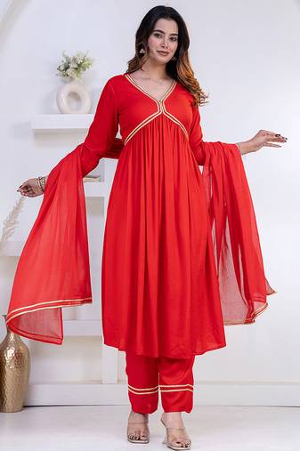 Red lace solid rayon stitched v-neck flared pant suit set