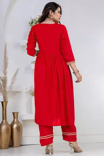 Red lace solid rayon stitched v-neck flared pant suit set