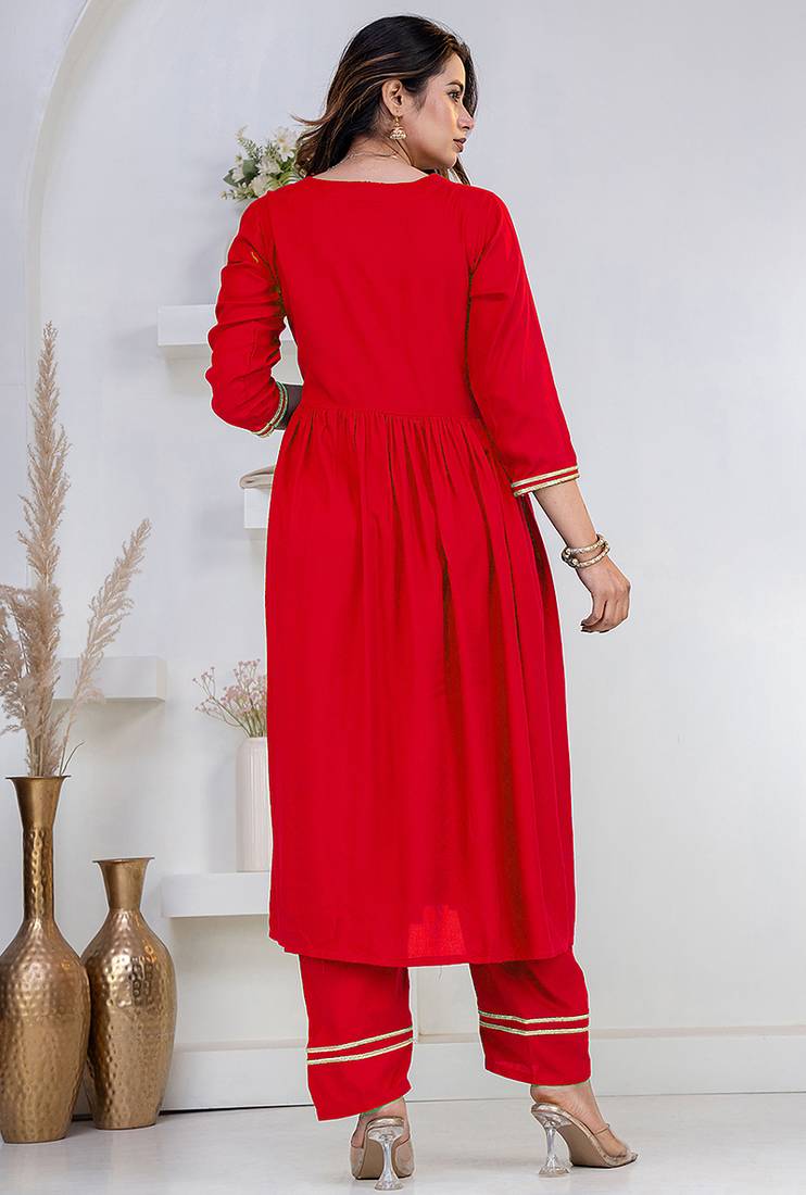 Red lace solid rayon stitched v-neck flared pant suit set