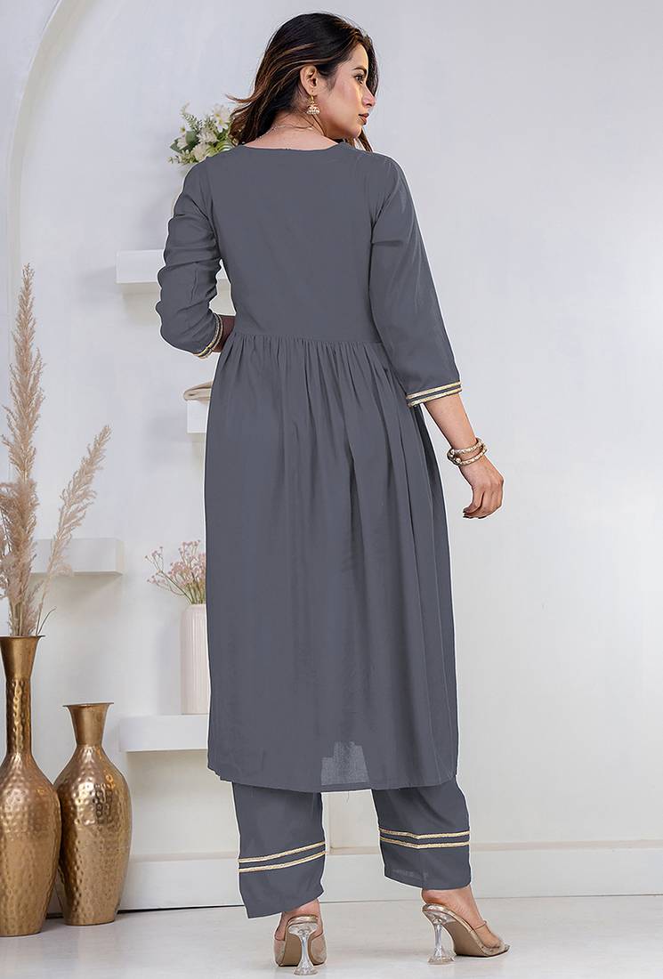 Grey lace solid rayon stitched v-neck flared pant suit set