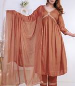 Peach lace solid rayon stitched v-neck flared pant suit set