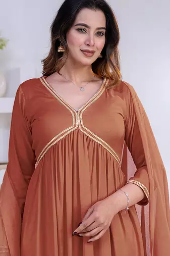 Peach lace solid rayon stitched v-neck flared pant suit set